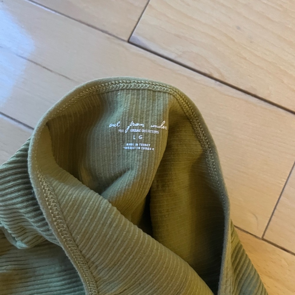 Urban Outfitters Out From Under Green Jackie Seamless Cropped Halter Top - Picture 3 of 6